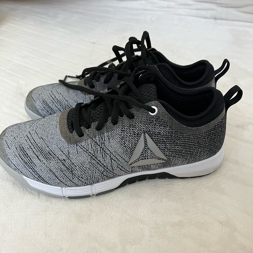 Reebok women's training shoes size 7. New